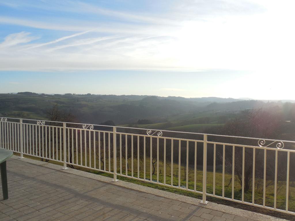 Gite De Carbonies Saint-Félix-de-Lunel Buitenkant foto